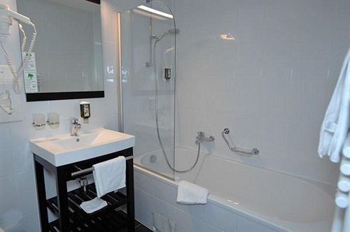 Auberge De La Gare Grandvaux Zewnętrze zdjęcie